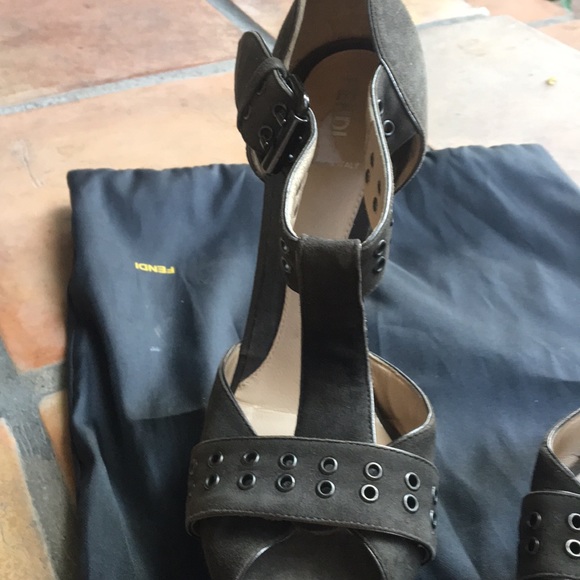 Fendi heels platform. Size 38 #camo💃🏽 - Picture 7 of 8